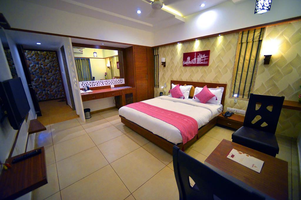 The Grand Imperial Hotel Morbi Екстер'єр фото